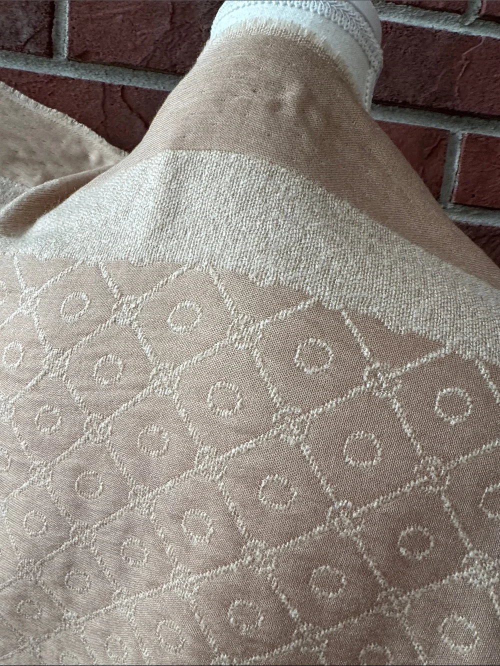 Oroton Australia Luxury Beige Cream Diamond-Texture Fringe Scarf 28”x72” NWOT